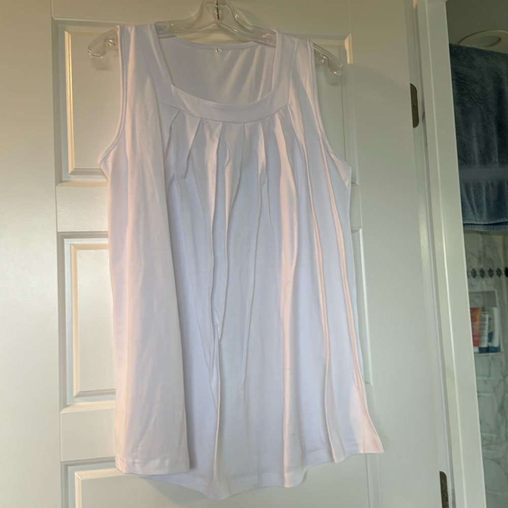 Ladies sleeveless tunic top